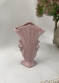 Вазочка для цветов из розового фарфора
