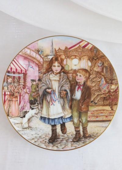 Декоративная рождественская тарелка Royal Worcester / Англия