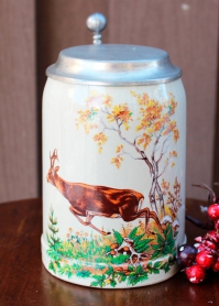 Пивная кружка с оловянной крышкой 