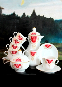Сервиз кофейный с красно-золотой росписью на 5 персон FREIBERGER / ГДР