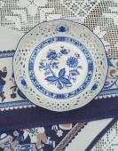 Сухарница с нежной кобальтовой росписью