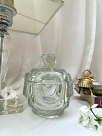 Старинная стеклянная бонбоньерка.