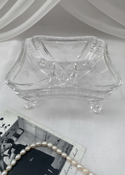 Хрустальная вазочка-конфетница/салатница на ножках/Европа